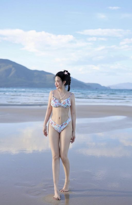 Ảnh gái xinh mặc bikini