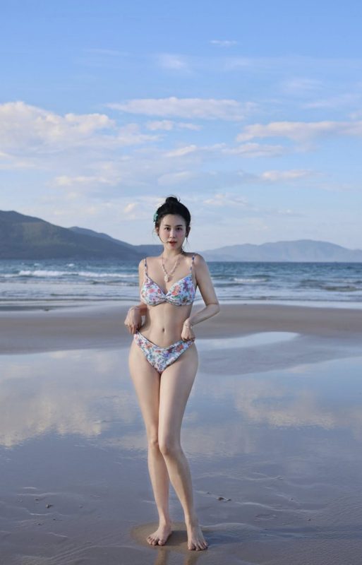 Ảnh gái xinh mặc bikini
