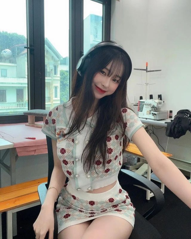 Ảnh gái dâm mặt baby