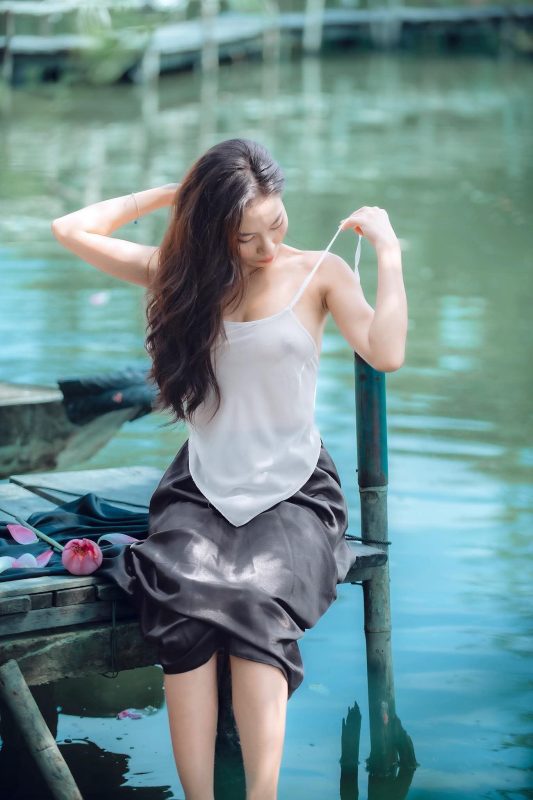Ảnh gái xinh lộ hàng khoe vú siêu gợi cảm