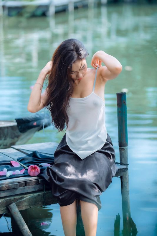 Ảnh gái xinh lộ hàng khoe vú siêu gợi cảm